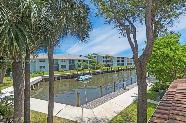 1105 Lake Shore Dr 202, Lake Park, FL 33403