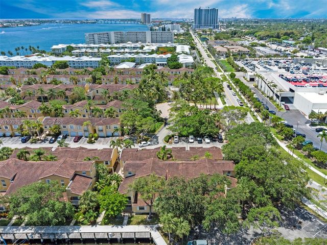 1105 Lake Shore Dr 202, Lake Park, FL 33403