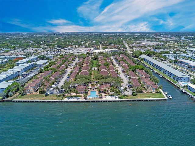 1105 Lake Shore Dr 202, Lake Park, FL 33403