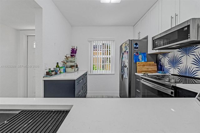 1105 Lake Shore Dr 202, Lake Park, FL 33403