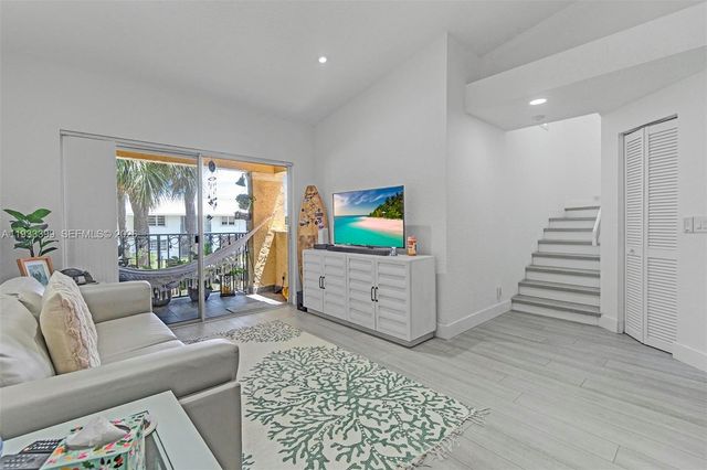 1105 Lake Shore Dr 202, Lake Park, FL 33403