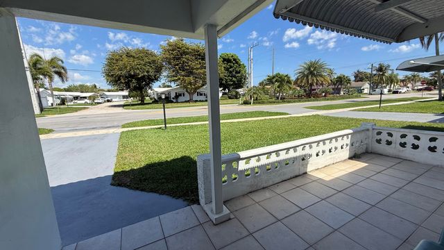 804 Ocean Drive, Boynton Beach, FL 33426
