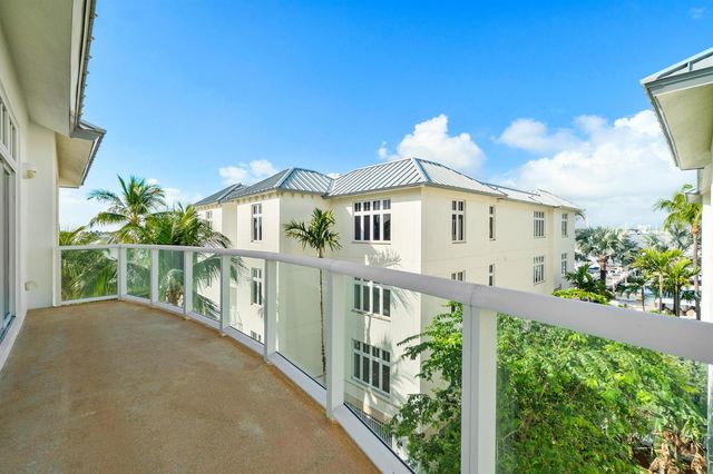 184 Lake Drive 5302, Palm Beach Shores, FL 33404