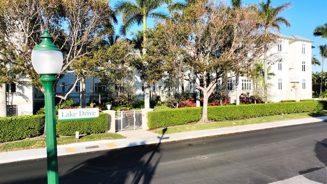 184 Lake Drive 5302, Palm Beach Shores, FL 33404