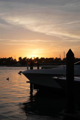 184 Lake Drive 5302, Palm Beach Shores, FL 33404