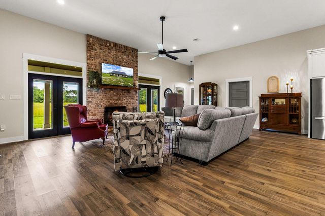 2654 Darden Road, Livingston, TX 77351