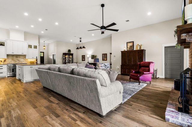 2654 Darden Road, Livingston, TX 77351