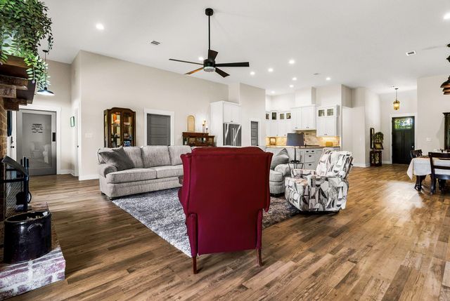 2654 Darden Road, Livingston, TX 77351