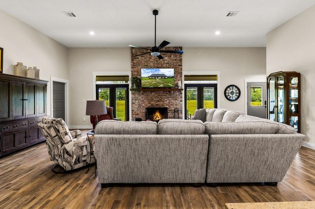 2654 Darden Road, Livingston, TX 77351