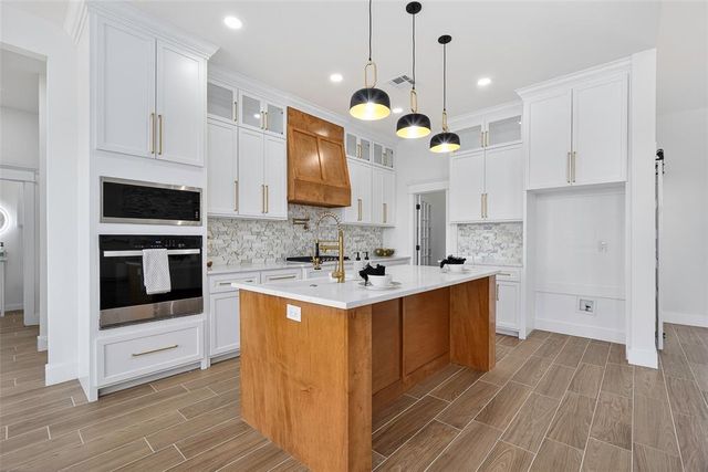 1180 Wolf Creek Drive, Blanchard, OK 73010