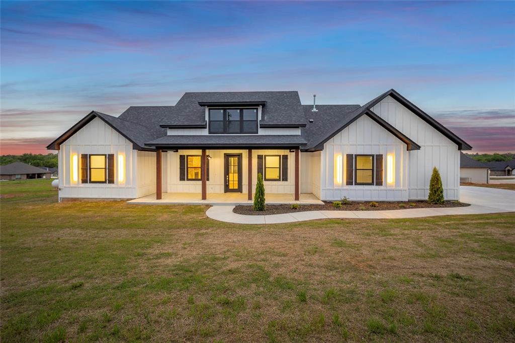 1180 Wolf Creek Drive, Blanchard, OK 73010