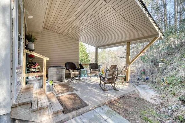 67 Matthew Street, Blairsville, GA 30512