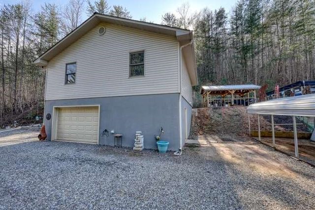 67 Matthew Street, Blairsville, GA 30512