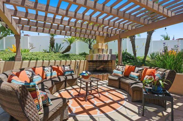 3382 Avenida de Loyola, Oceanside, CA 92056
