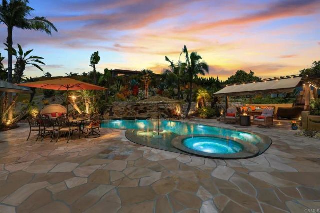 3382 Avenida de Loyola, Oceanside, CA 92056