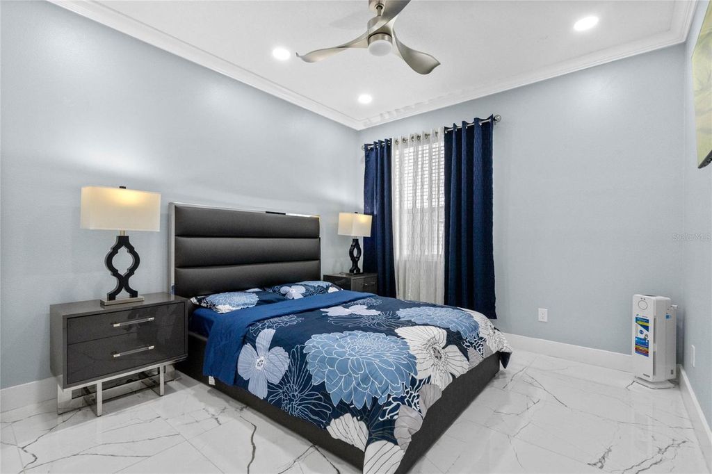 Image 19 of property listing at 6607 WHISPERING PINES ROAD, Orlando, FL 32824