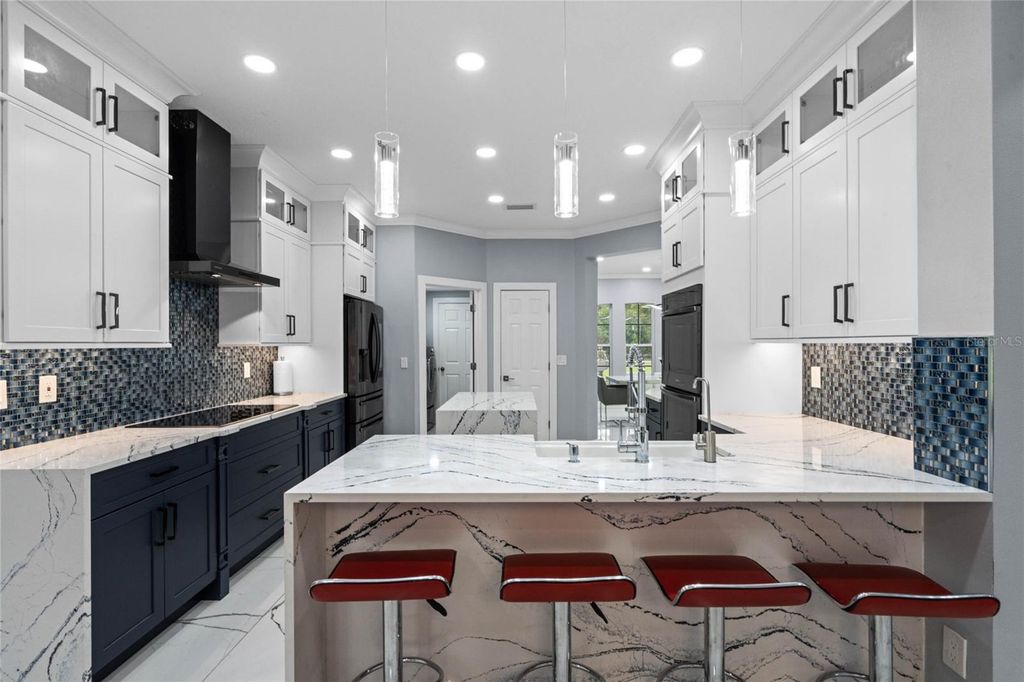 Image 3 of property listing at 6607 WHISPERING PINES ROAD, Orlando, FL 32824