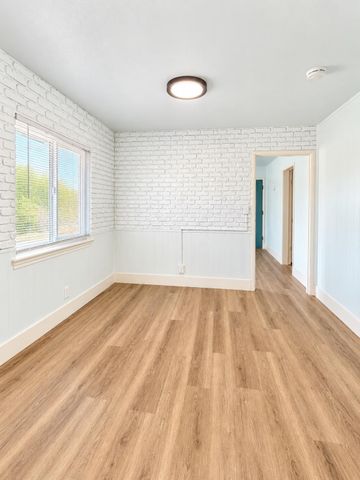 3856 N Hacienda Drive, Fresno, CA 93705