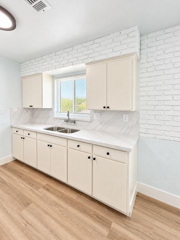 3856 N Hacienda Drive, Fresno, CA 93705