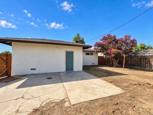 3856 N Hacienda Drive, Fresno, CA 93705