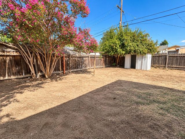 3856 N Hacienda Drive, Fresno, CA 93705