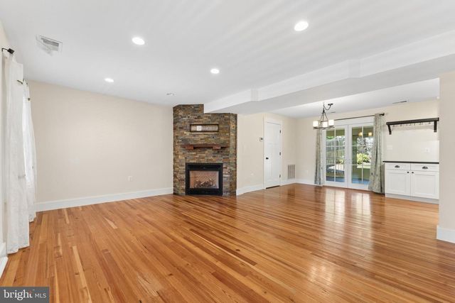 18280 CLAYTON HALL RD, Bluemont, VA 20135