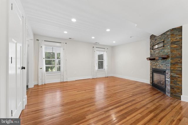 18280 CLAYTON HALL RD, Bluemont, VA 20135
