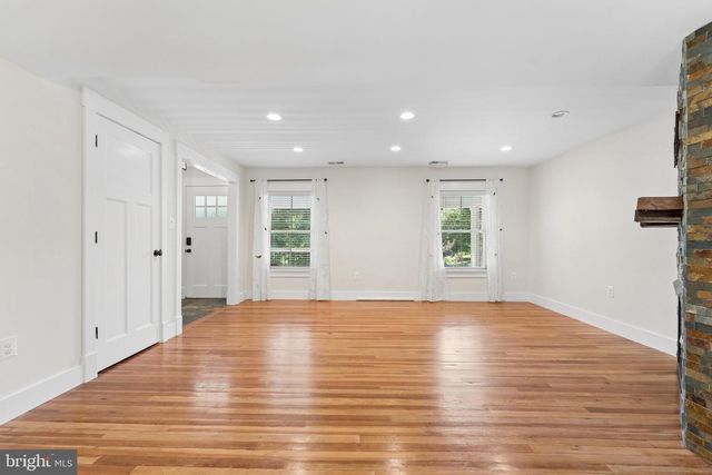 18280 CLAYTON HALL RD, Bluemont, VA 20135