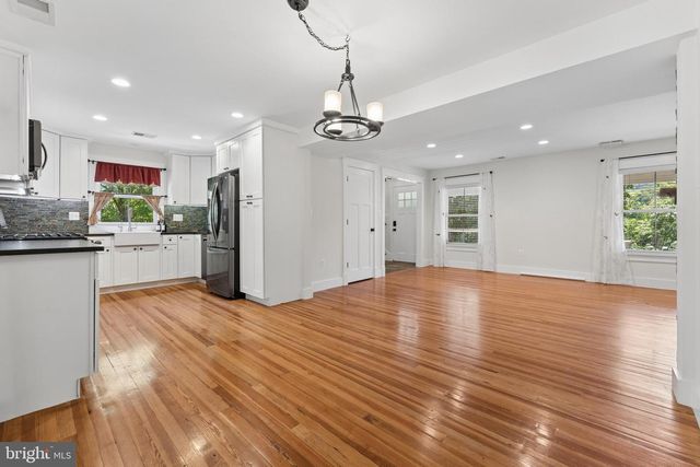 18280 CLAYTON HALL RD, Bluemont, VA 20135