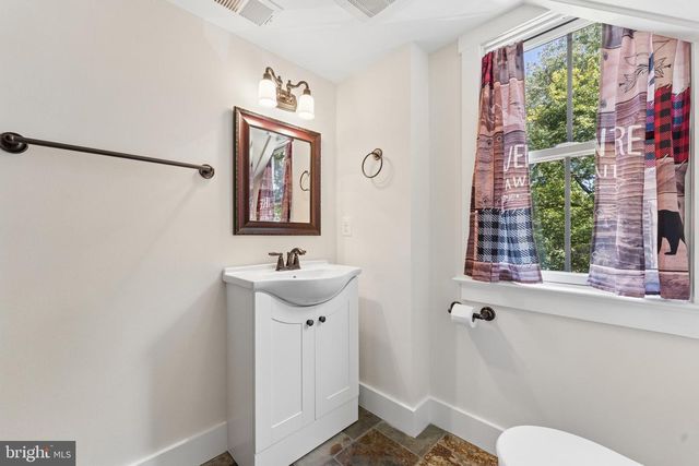 18280 CLAYTON HALL RD, Bluemont, VA 20135