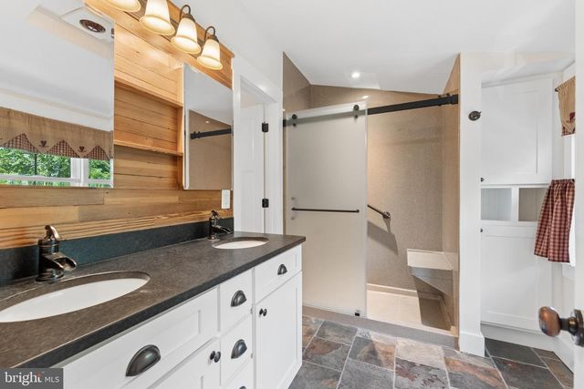 18280 CLAYTON HALL RD, Bluemont, VA 20135