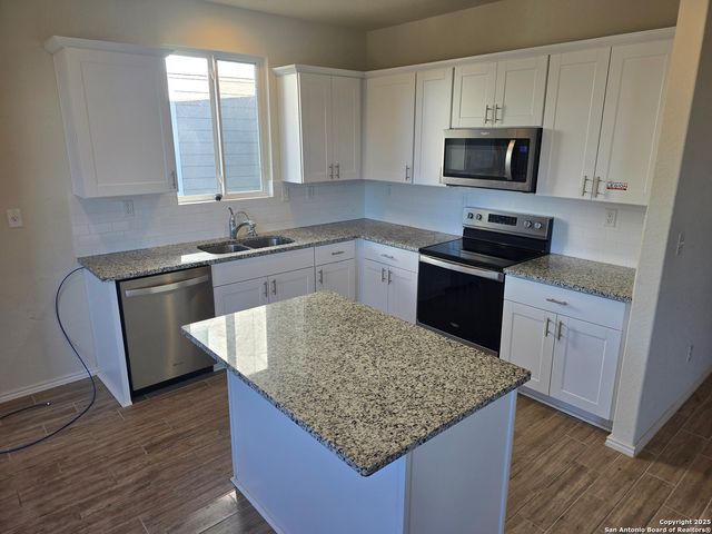 11255 Blue Feather, San Antonio, TX 78254