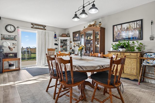 7952 S SR 25, Rochester, IN 46975