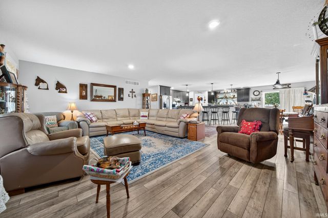 7952 S SR 25, Rochester, IN 46975