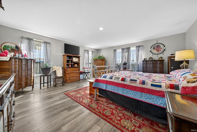 7952 S SR 25, Rochester, IN 46975