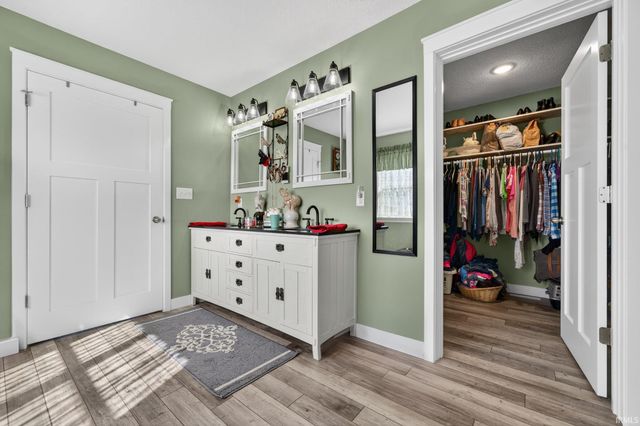 7952 S SR 25, Rochester, IN 46975