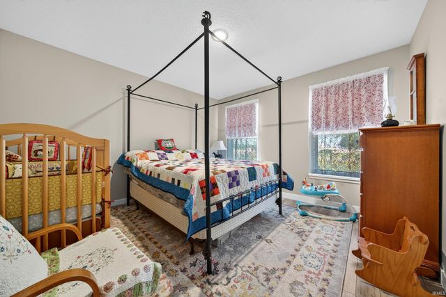 7952 S SR 25, Rochester, IN 46975