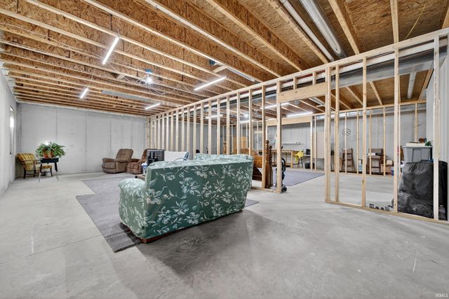 7952 S SR 25, Rochester, IN 46975