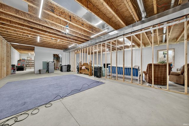 7952 S SR 25, Rochester, IN 46975