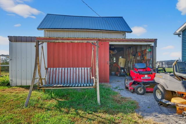 7952 S SR 25, Rochester, IN 46975