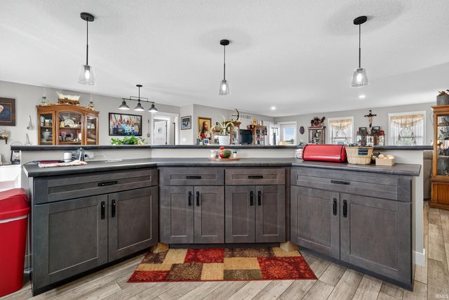 7952 S SR 25, Rochester, IN 46975