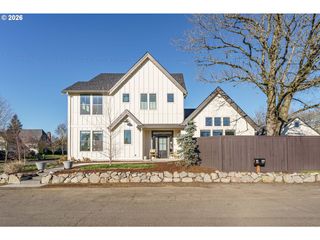 800 E 37TH St, Vancouver, WA 98663