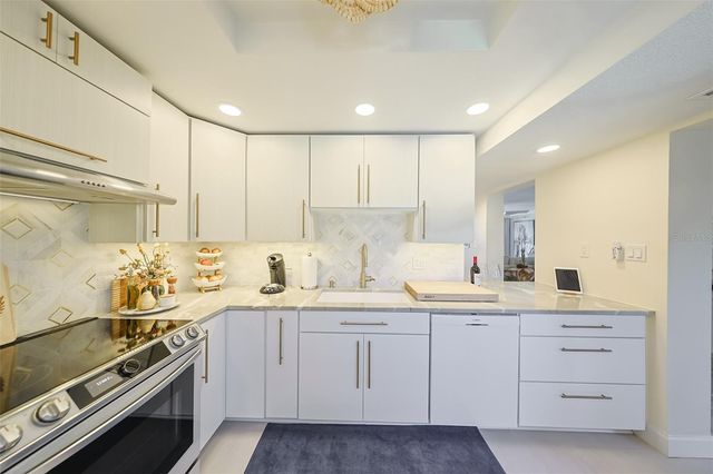 7500 SUNSHINE SKYWAY LANE S 104, St Petersburg, FL 33711