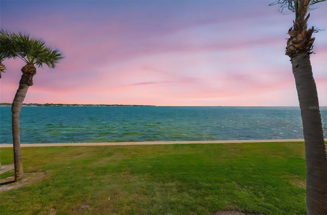 7500 SUNSHINE SKYWAY LANE S 104, St Petersburg, FL 33711