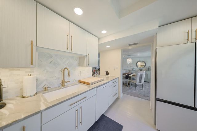 7500 SUNSHINE SKYWAY LANE S 104, St Petersburg, FL 33711