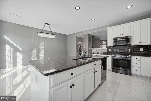 2289 MERSEYSIDE DR, Woodbridge, VA 22191