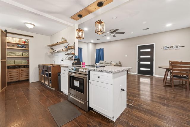 31718 Debbi Lane, Magnolia, TX 77355