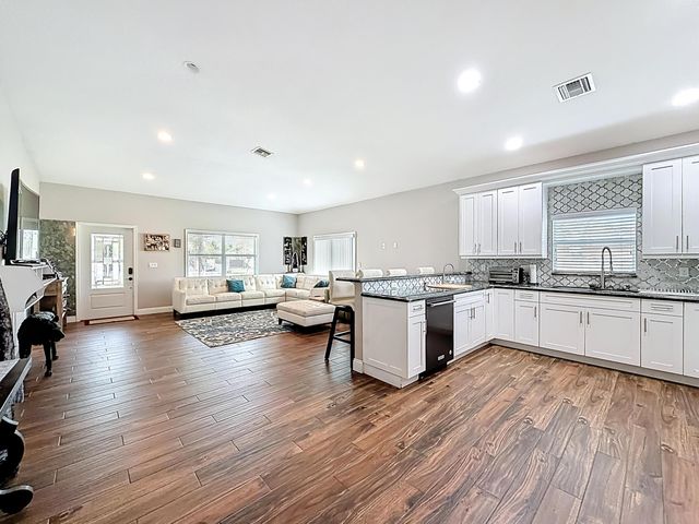 2643 Kentucky Street, West Palm Beach, FL 33406