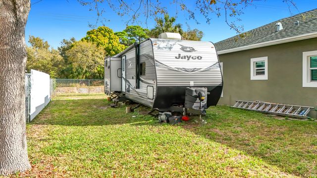 2643 Kentucky Street, West Palm Beach, FL 33406