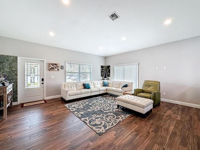 2643 Kentucky Street, West Palm Beach, FL 33406